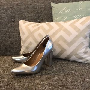 DV Brie Block Metallic High Heels Pumps - Silver